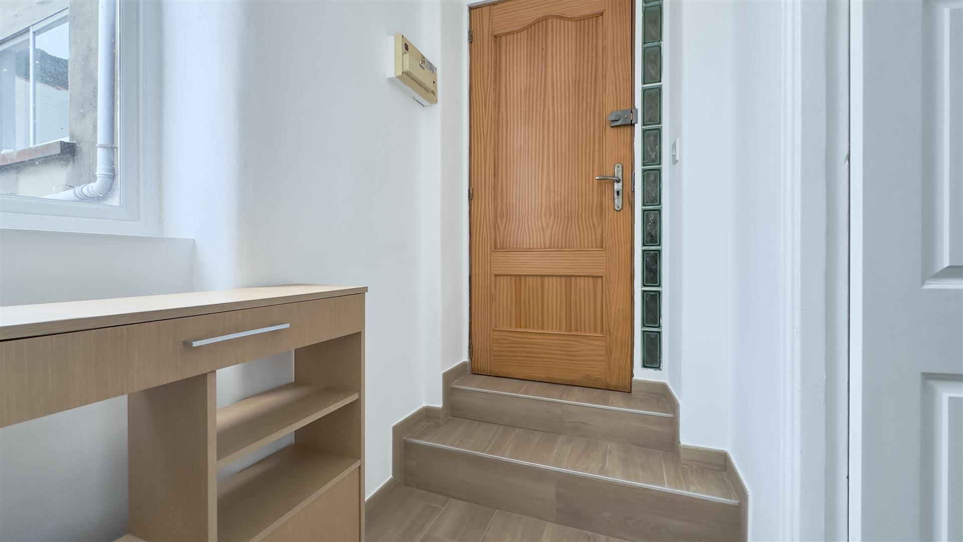 Image of Apartment - 2 Bedrooms - 1 Bathrooms for Sale in South District-Gibraltar, Image 11